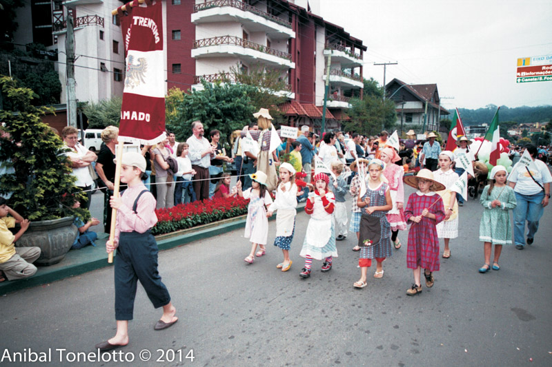 879-03.jpg